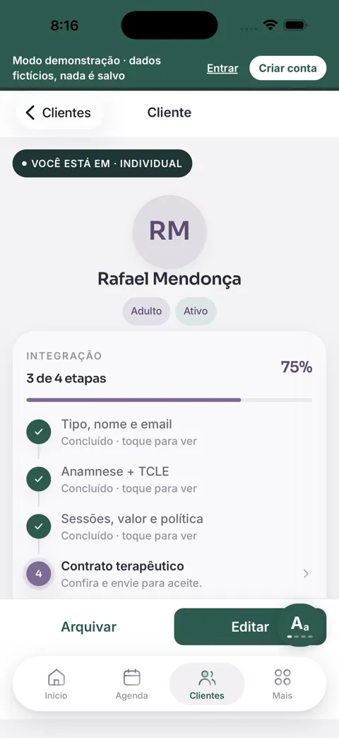 Ficha do cliente com as etapas de integração: anamnese, termo, sessões e contrato